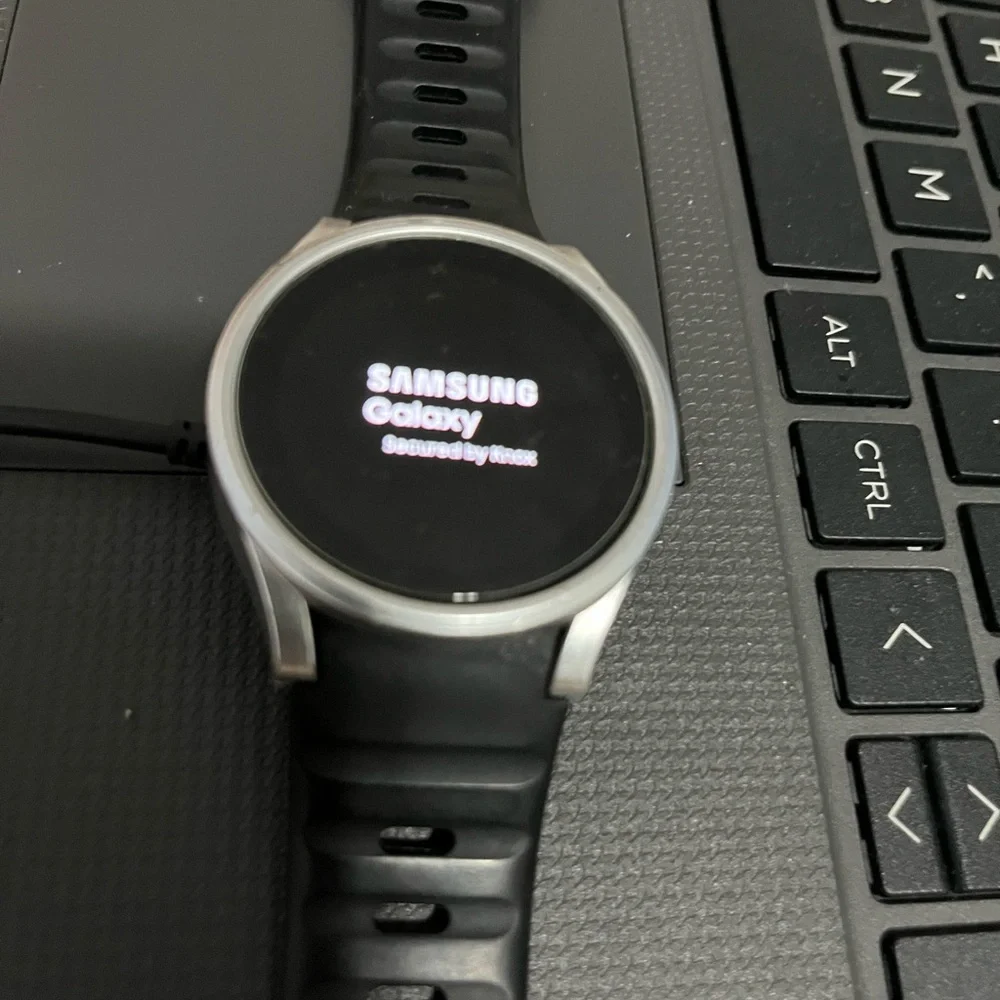Samsung Smartwatch - Silver and Black FE